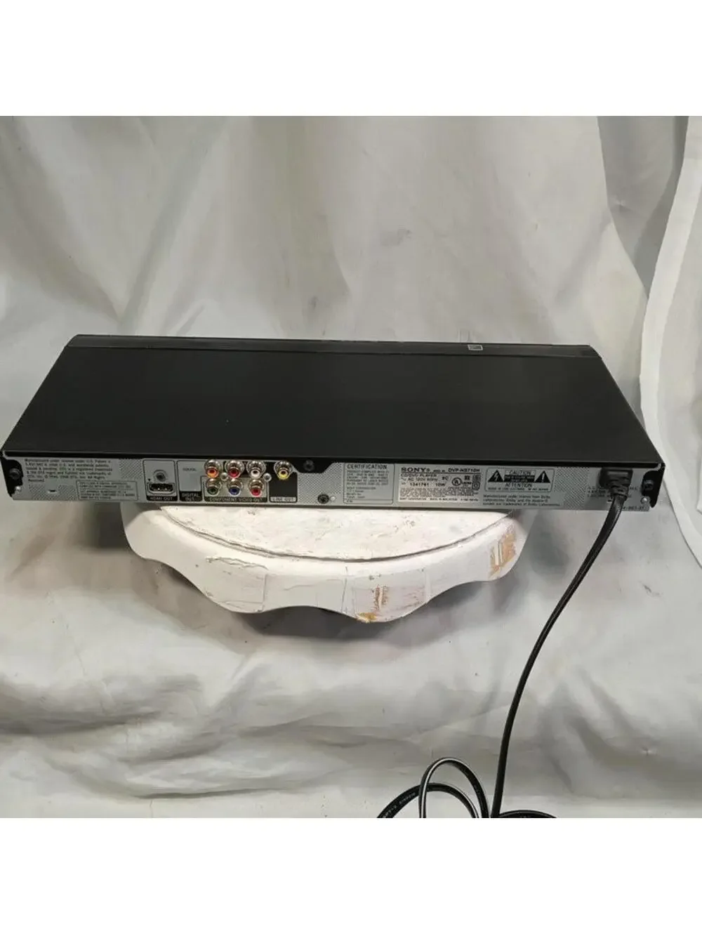 Sony DVP-NS710H CD/DVD player.